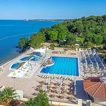 Hotel Mobilhome Victoria Lanterna 4*