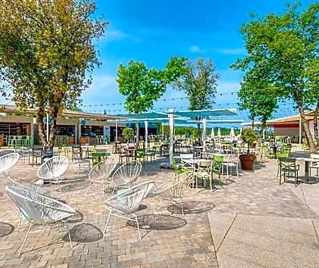 Hotel Mobilhome Victoria Lanterna 4*