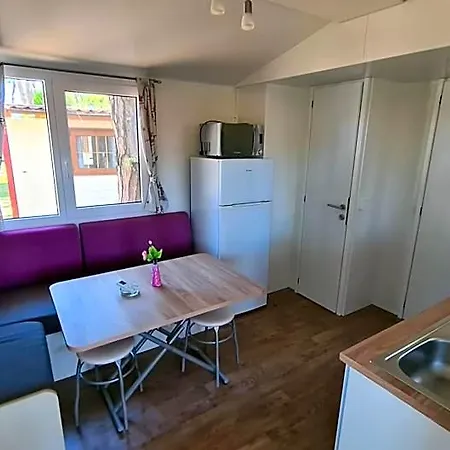 Hotel Mobilhome Victoria Lanterna 4*
